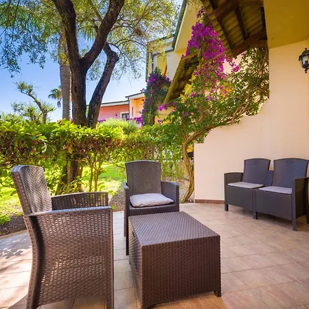 Borgo Del Principe 4* זמברונה
